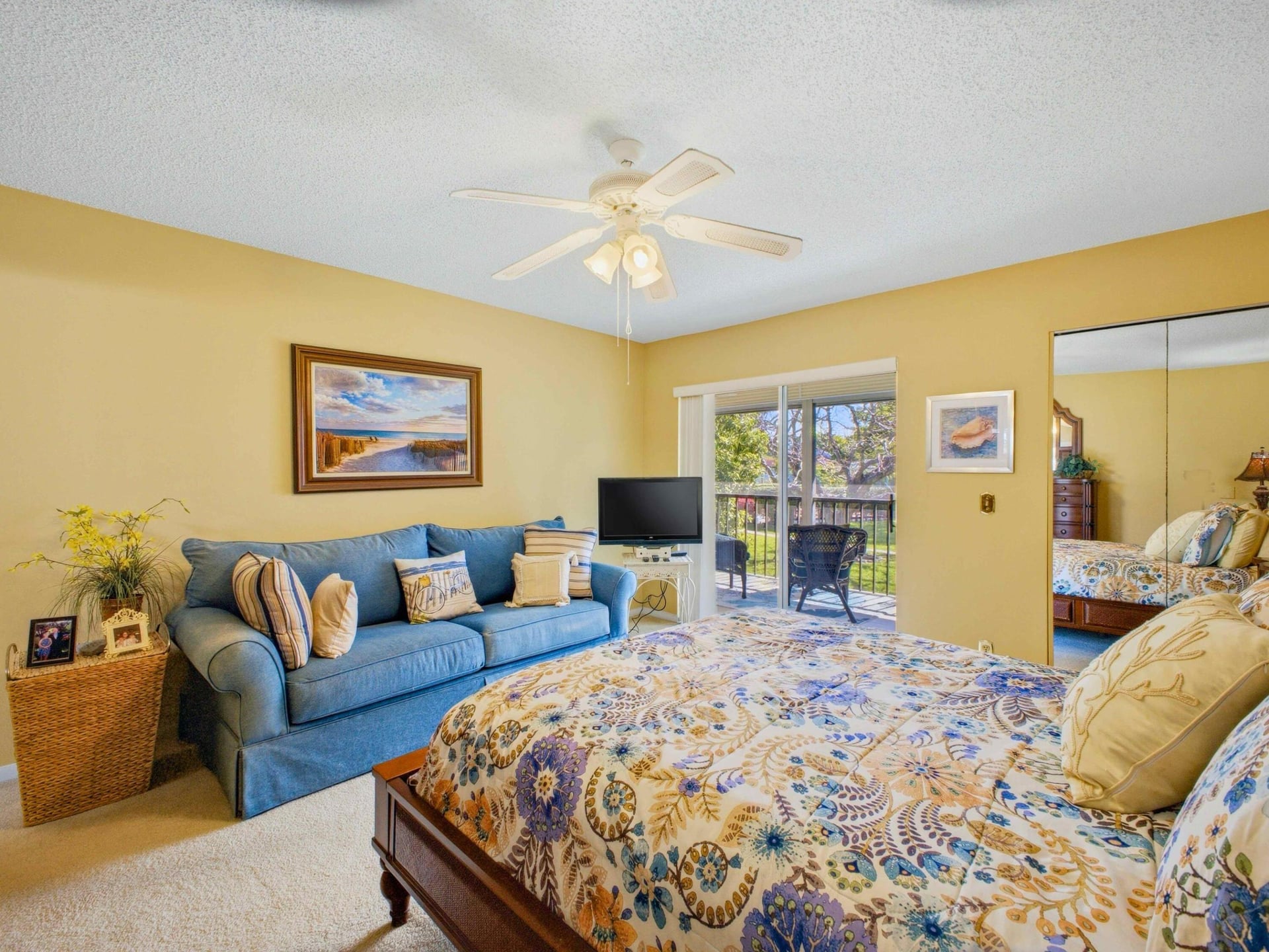 Unit 2040 photo 15