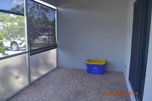 Residence photo 5