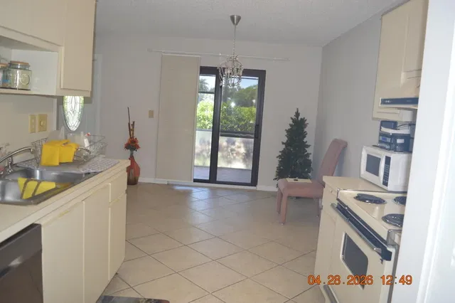 Residence photo 10
