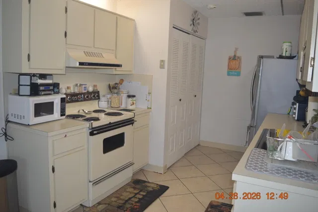 Residence photo 12