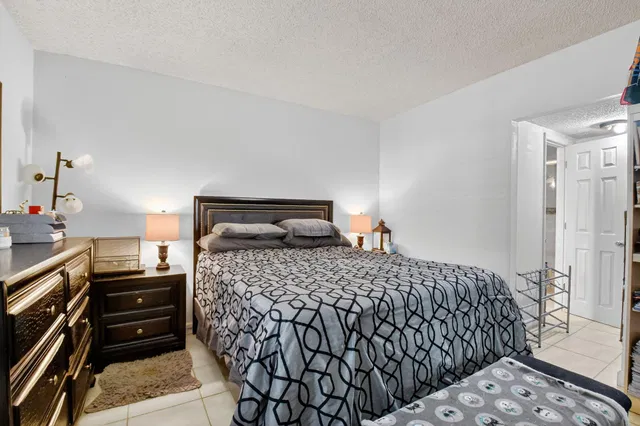 Unit 105 photo 16