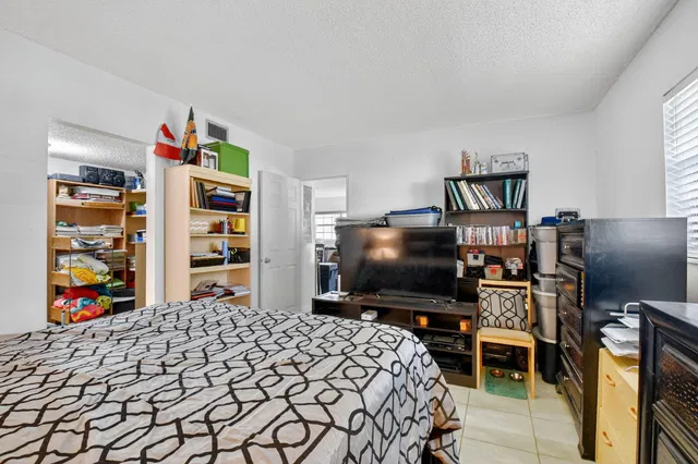 Unit 105 photo 17