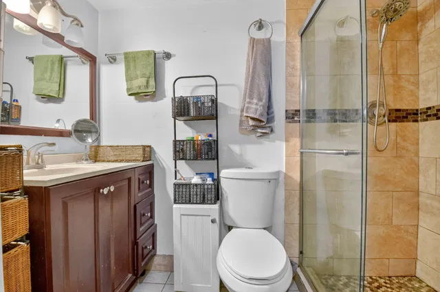 Unit 105 photo 18