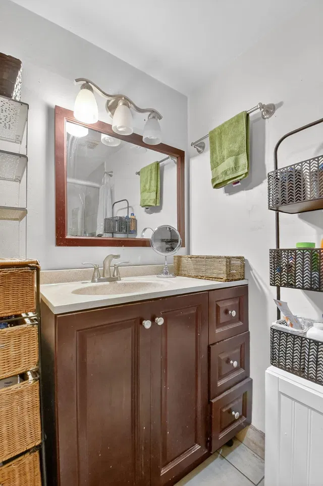 Unit 105 photo 21