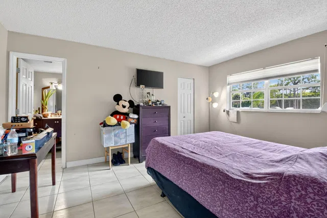 Unit 105 photo 22
