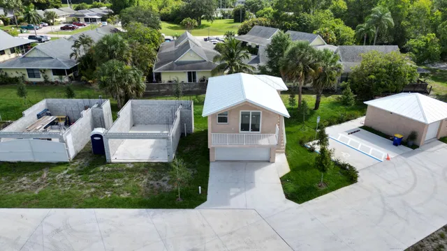 Residence photo 2