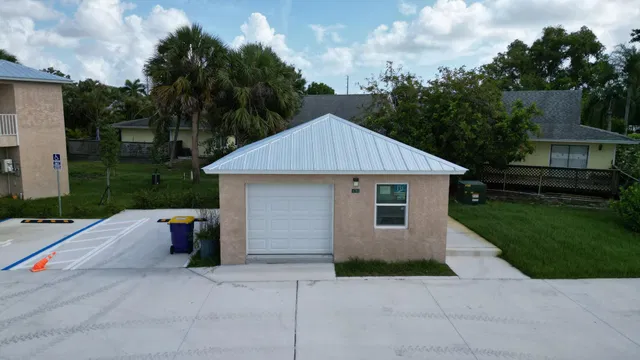 Residence photo 5