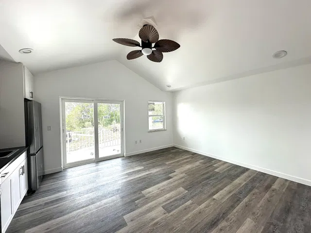 Residence photo 8