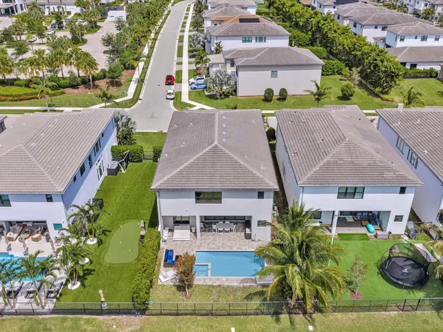 Boca Bridges Residence photo 13