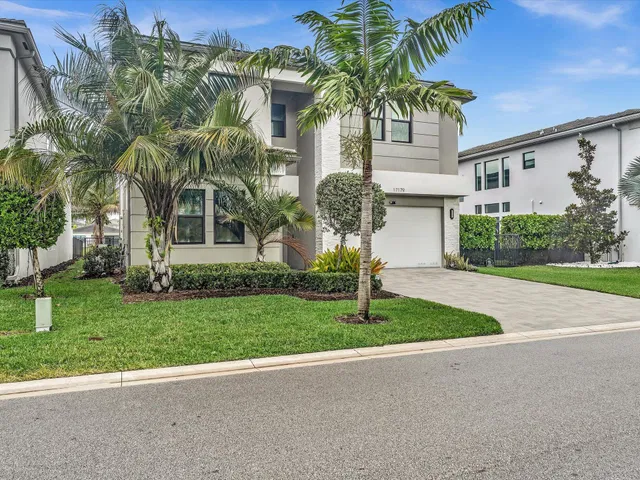 Boca Bridges Residence photo 14