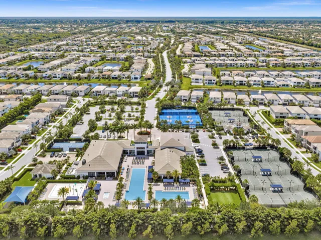 Boca Bridges Residence photo 101