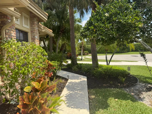 Residence photo 3