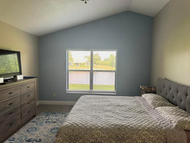 Residence photo 17