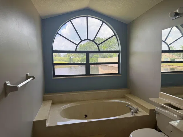 Residence photo 19