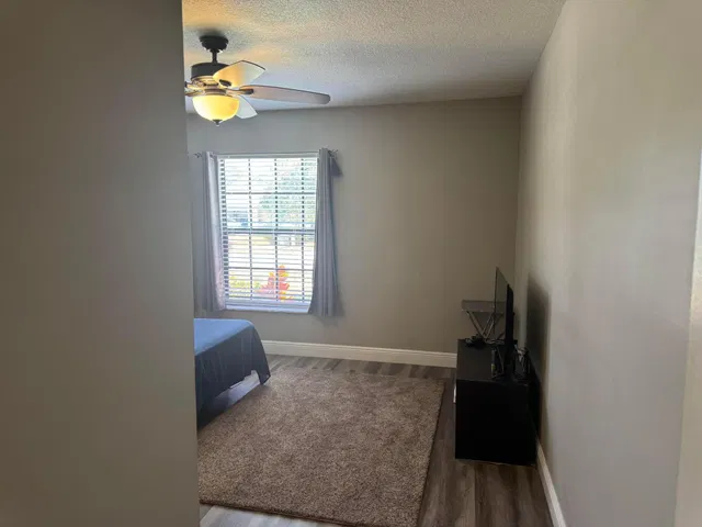 Residence photo 20