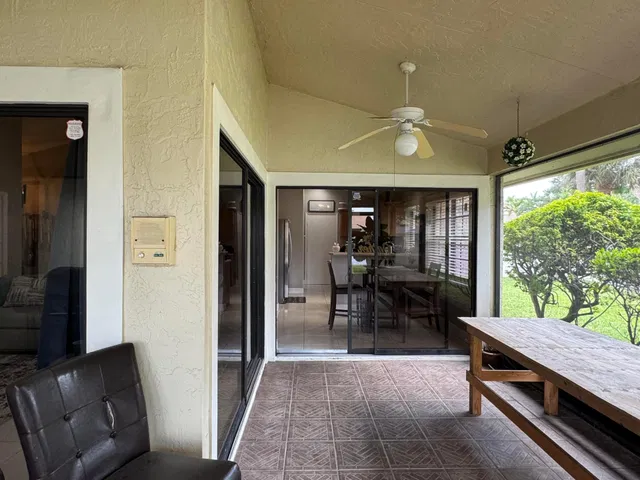 Residence photo 23
