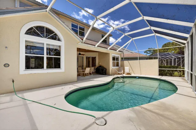Residence photo 2