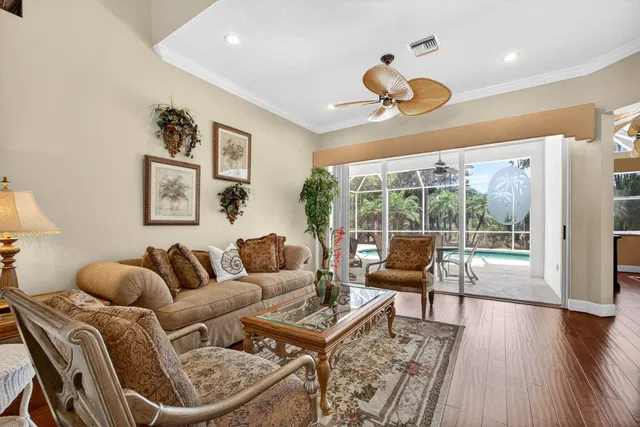 Residence photo 86
