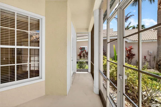 Residence photo 97