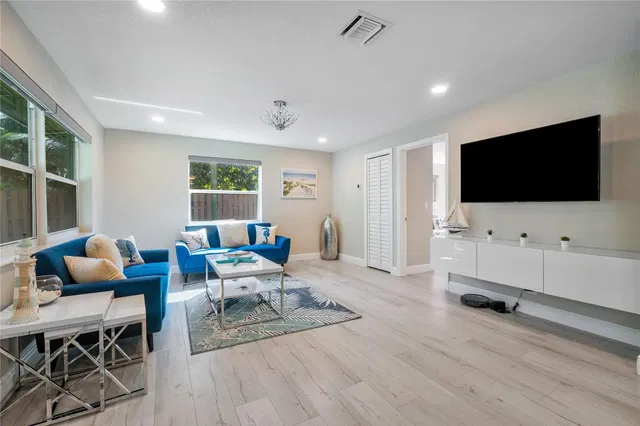 Residence photo 8
