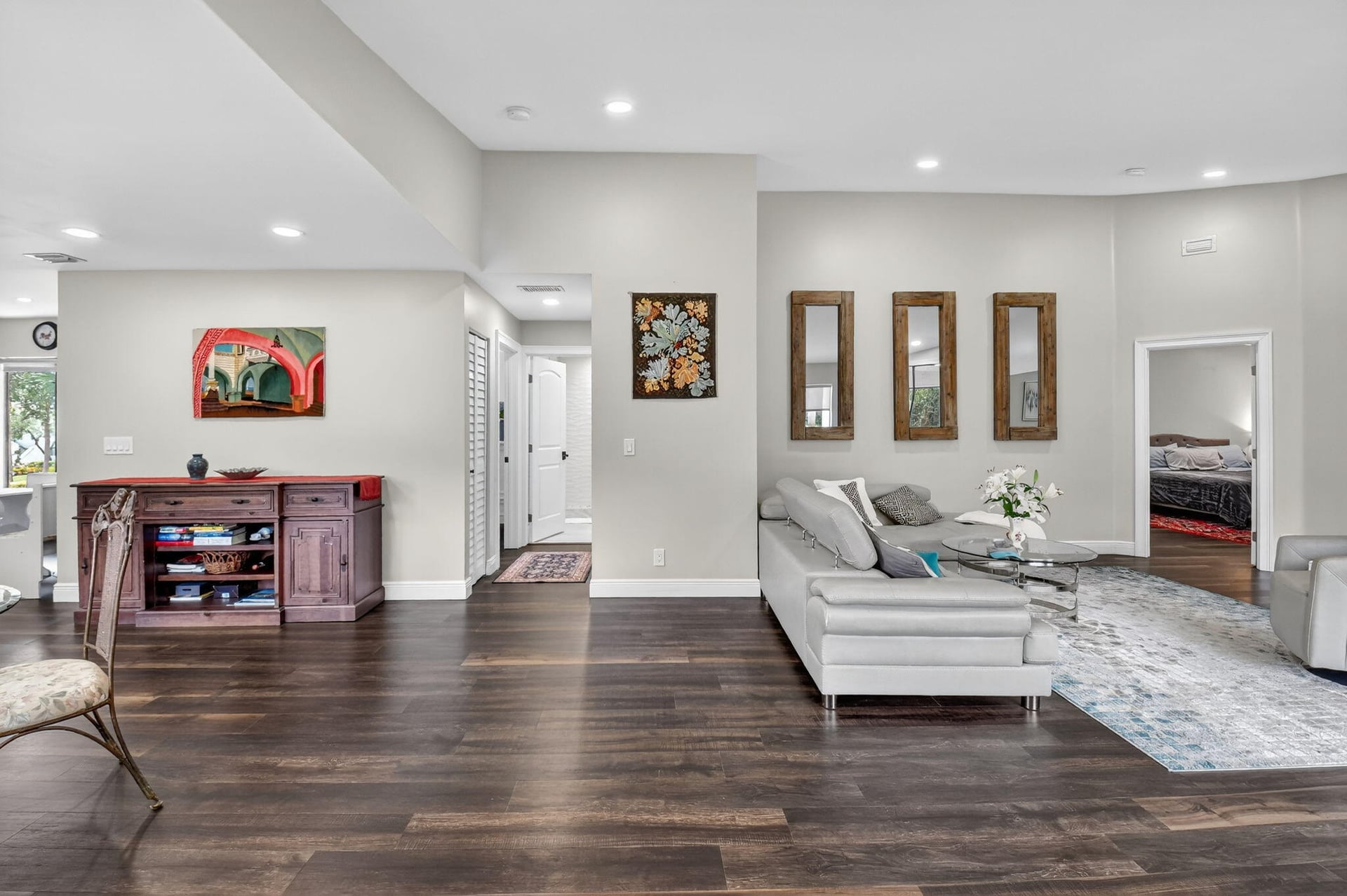 Unit 11204 photo 2