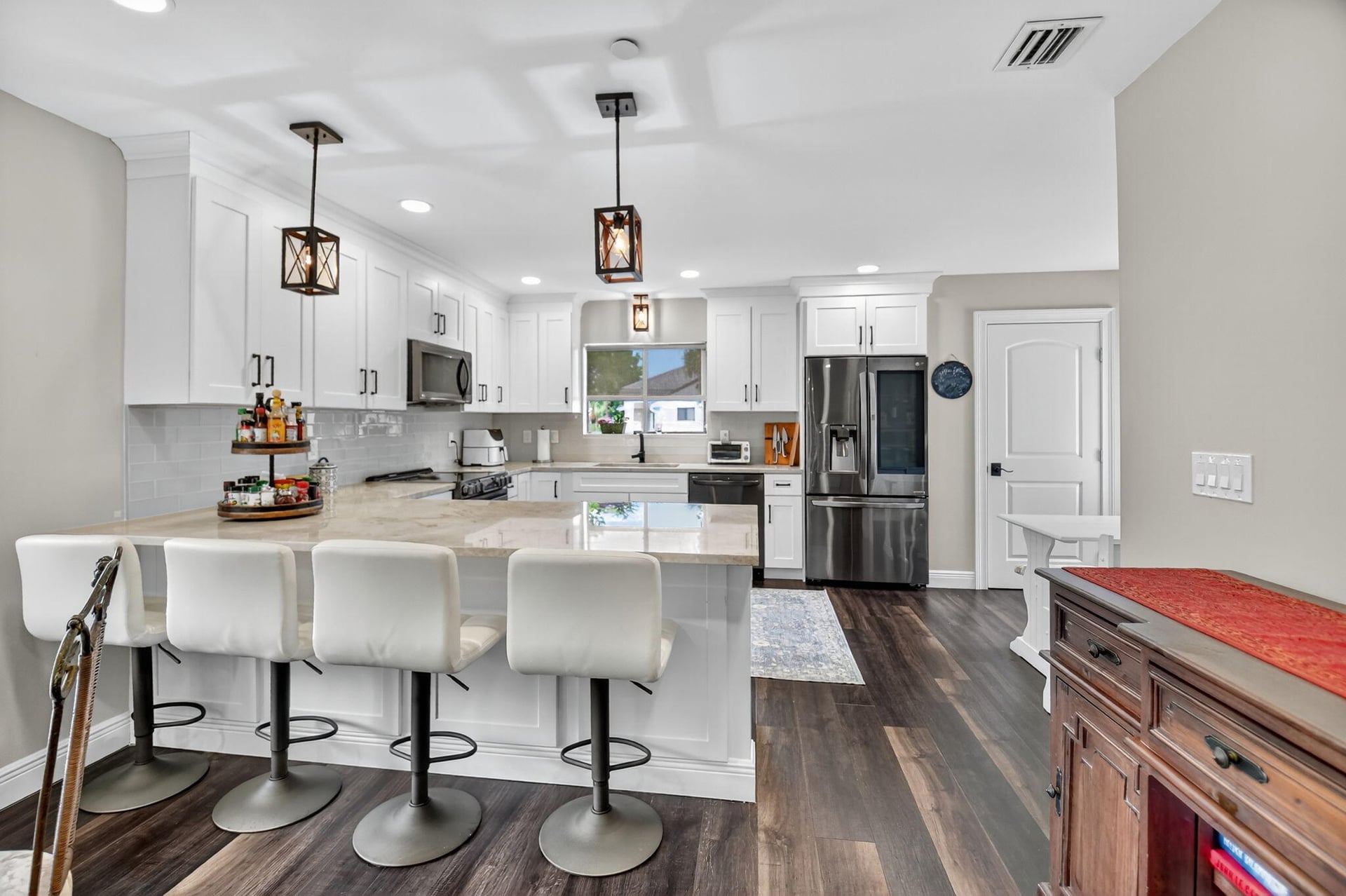 Unit 11204 photo 9