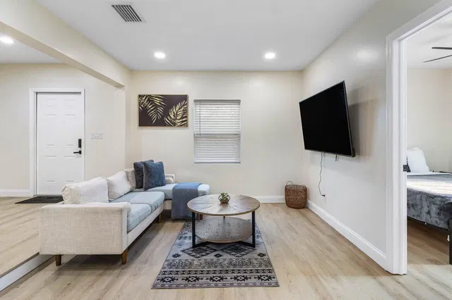 Residence photo 26