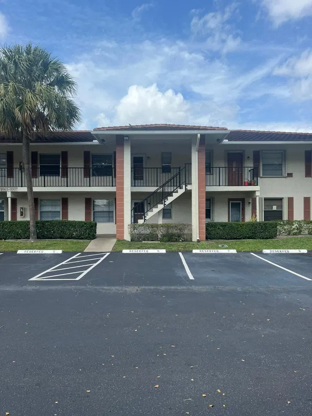 Residence photo 2