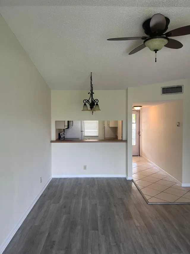 Residence photo 6