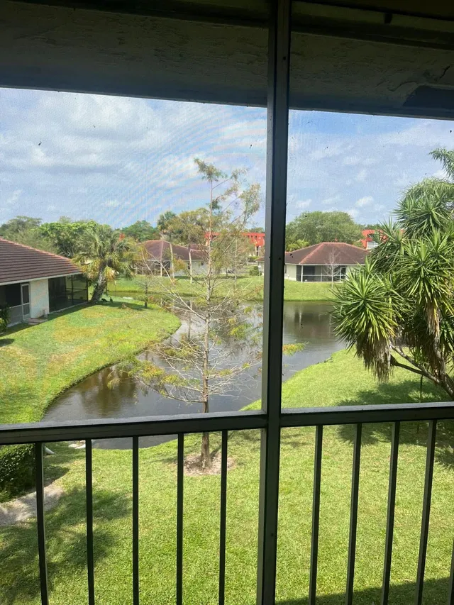 Residence photo 12