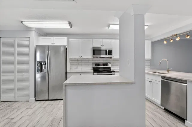 Boca Raton Unit 203 photo 2