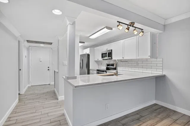 Boca Raton Unit 203 photo 6