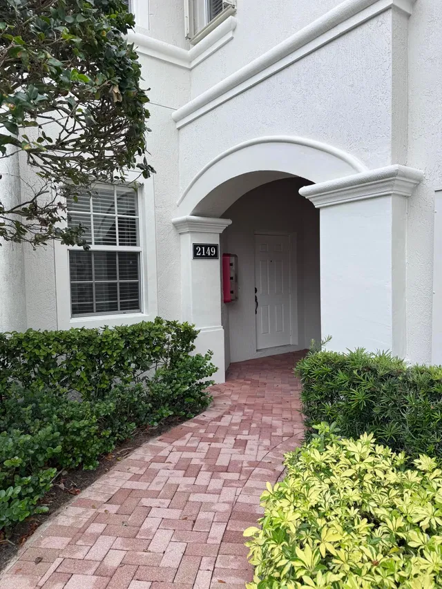 Residence photo 2