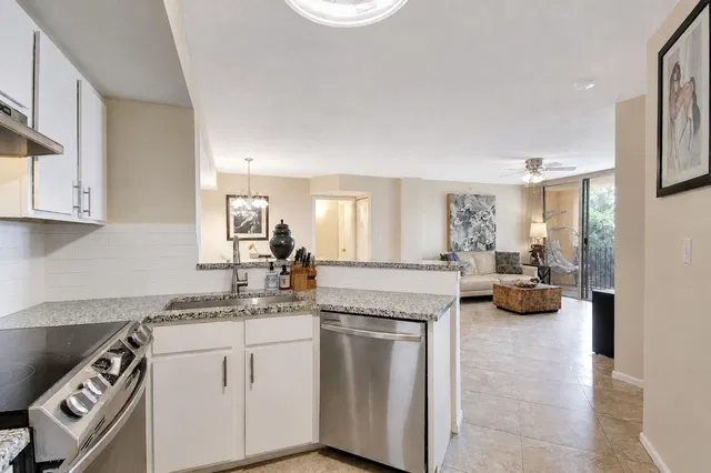 Unit 204 photo 7
