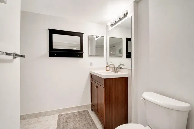 Unit 204 photo 18
