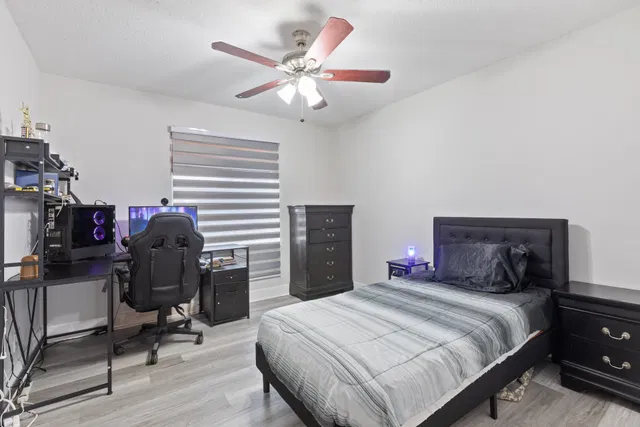 Residence photo 24