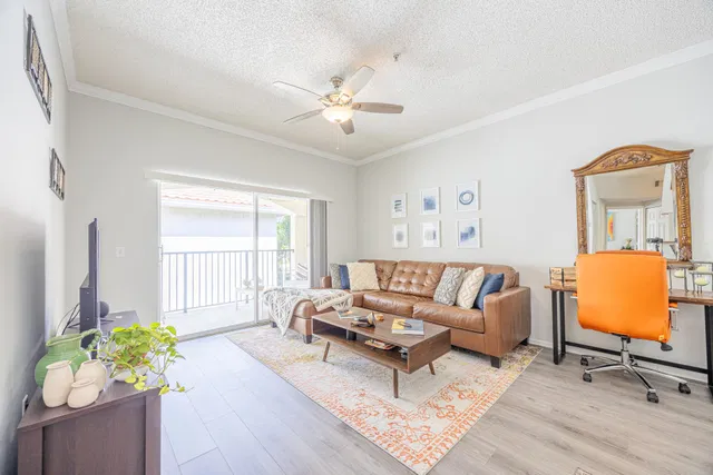 Residence photo 5