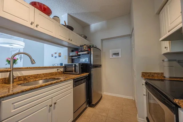 Residence photo 8