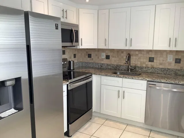 Residence photo 3