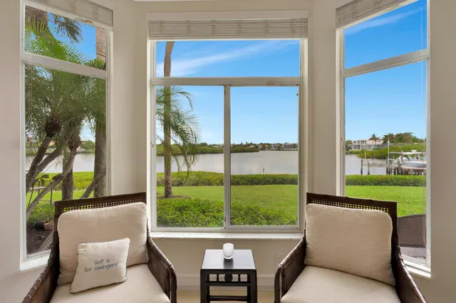 Admirals Cove Residence photo 19