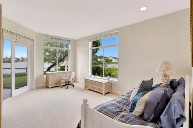 Admirals Cove Residence photo 32
