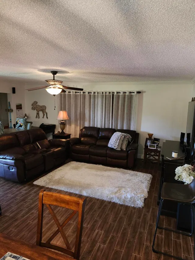 Residence photo 8