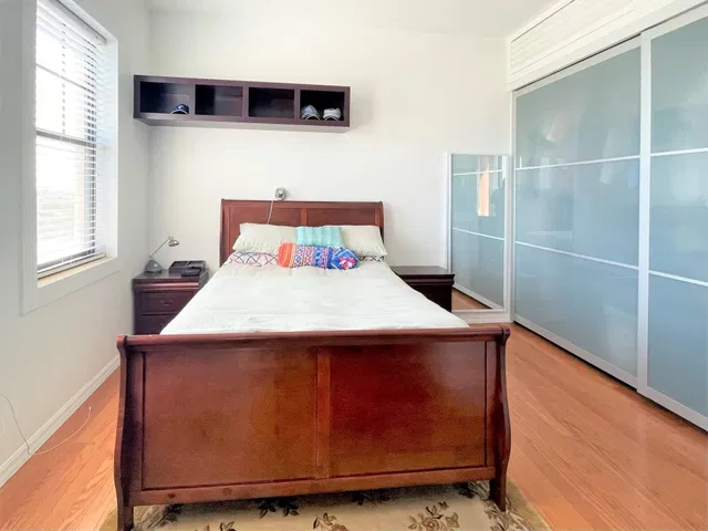 Unit 616 photo 10