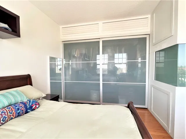 Unit 616 photo 11