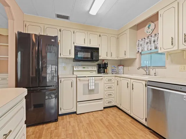 Residence photo 24