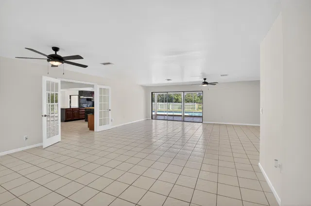  Residence photo 4