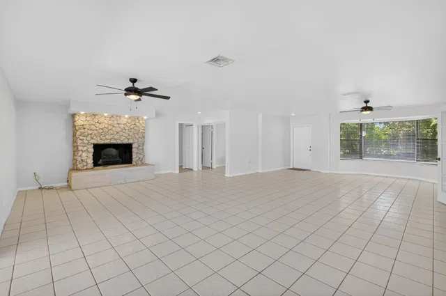  Residence photo 6