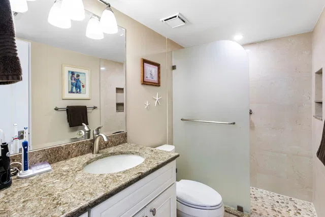 Unit 303 photo 17