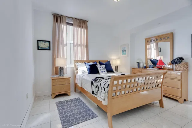 The Strand Unit 1008 photo 13