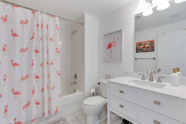 The Strand Unit 1008 photo 14